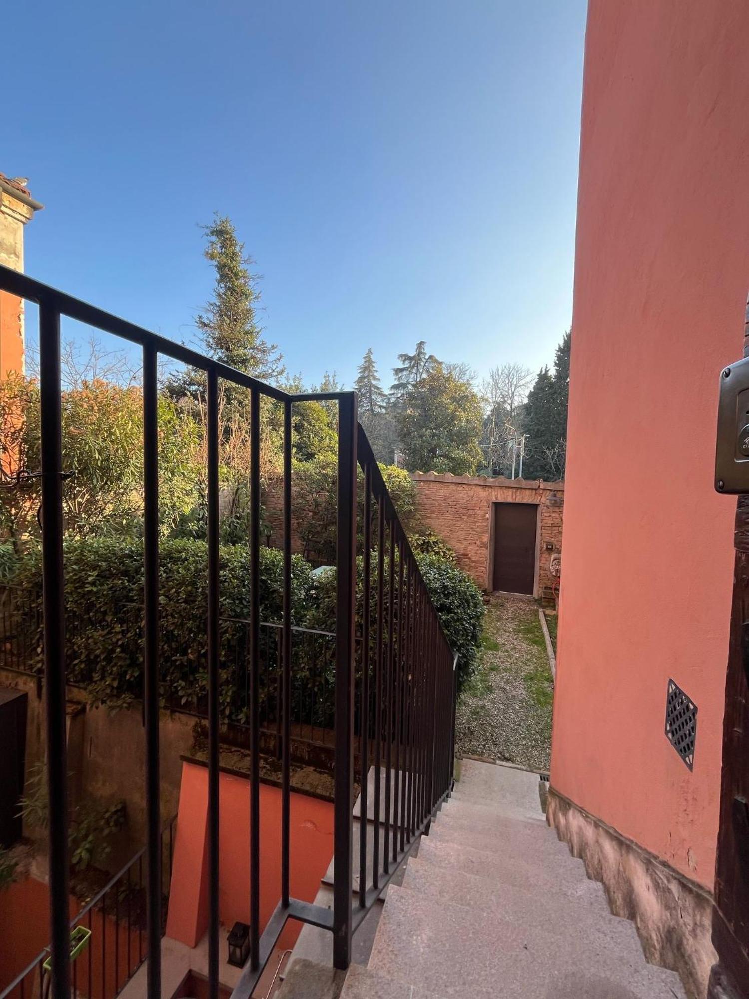 Апартаменты Saragozza Flat & Secret Garden Болонья Экстерьер фото