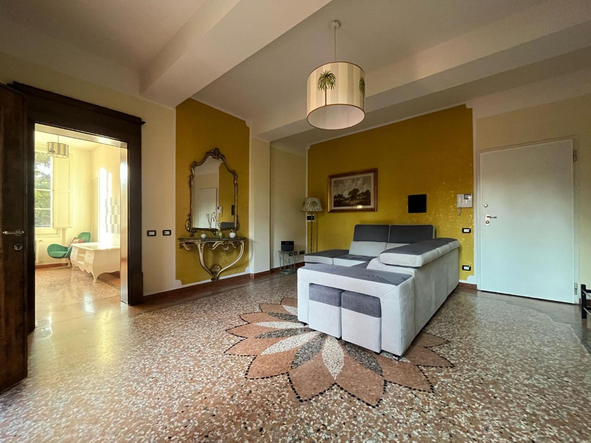 Апартаменты Saragozza Flat & Secret Garden Болонья Экстерьер фото