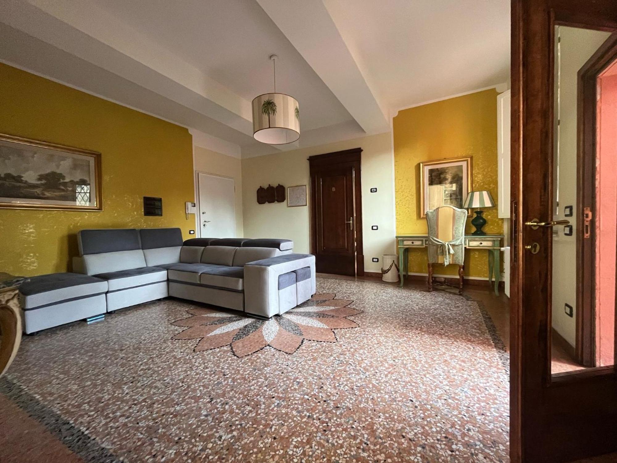 Апартаменты Saragozza Flat & Secret Garden Болонья Экстерьер фото
